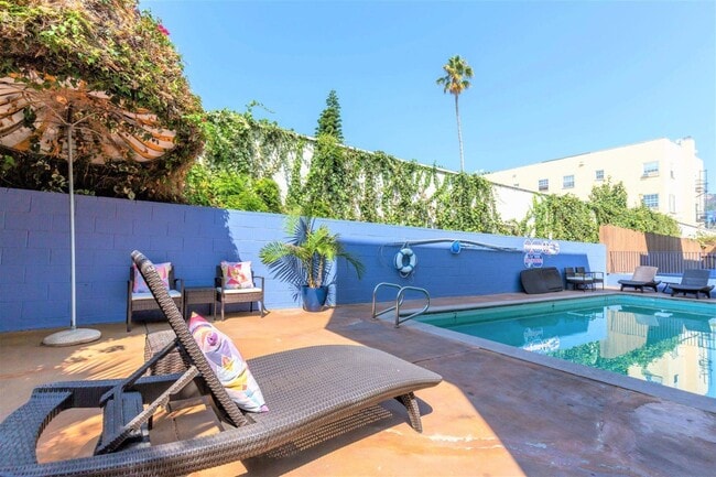 Building Photo - Vista Sunset Apartments Building Photo - Vista Sunset Apartments