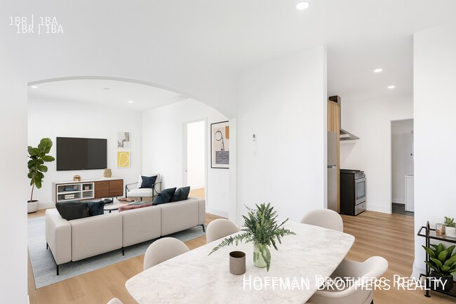 Building Photo - 5710 Fountain Ave