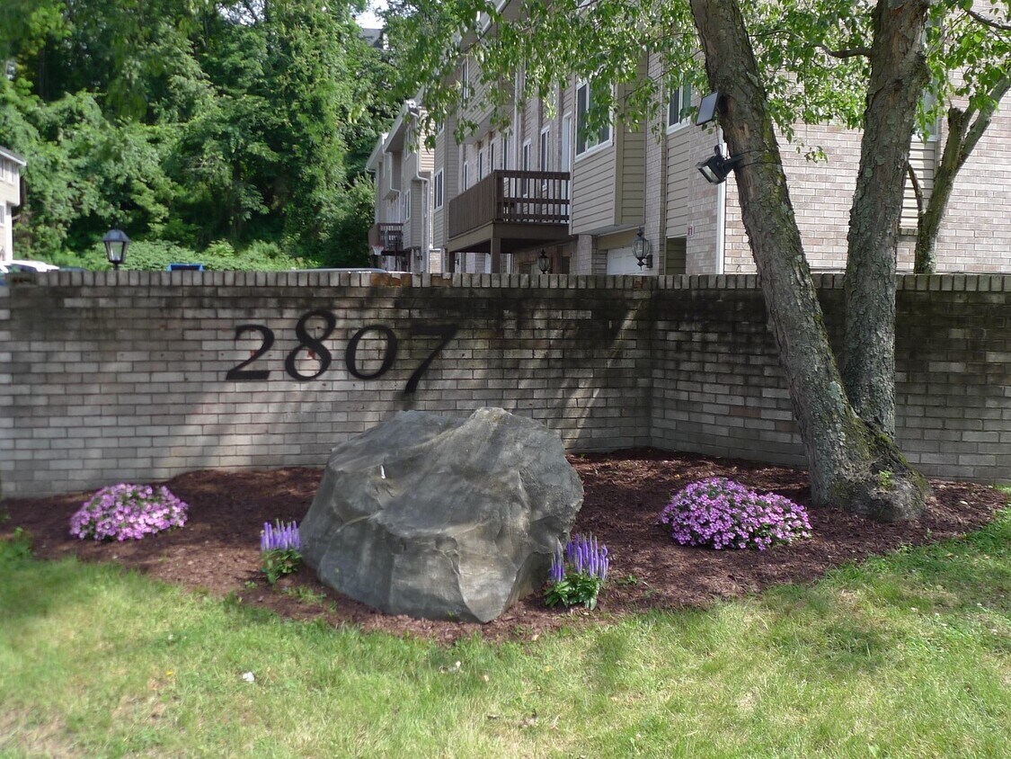 Primary Photo - 2807 Lincoln Way