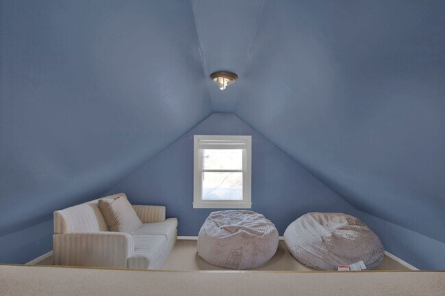 Foto del edificio - 1713 Fort Bragg Rd