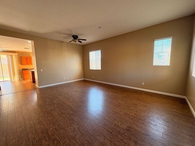 Building Photo - ***Just Reduced!!! 4 Bedroom, 2.5 Bathroom Home located in Fontana, CA!