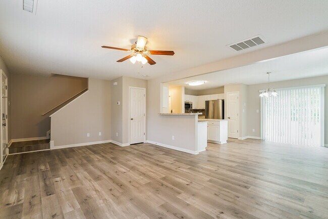 Building Photo - 4904 Silverdene St