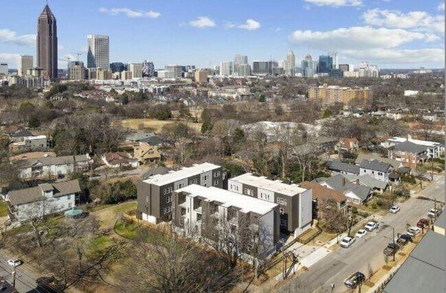 Foto del edificio - 456 Parkway Dr NE