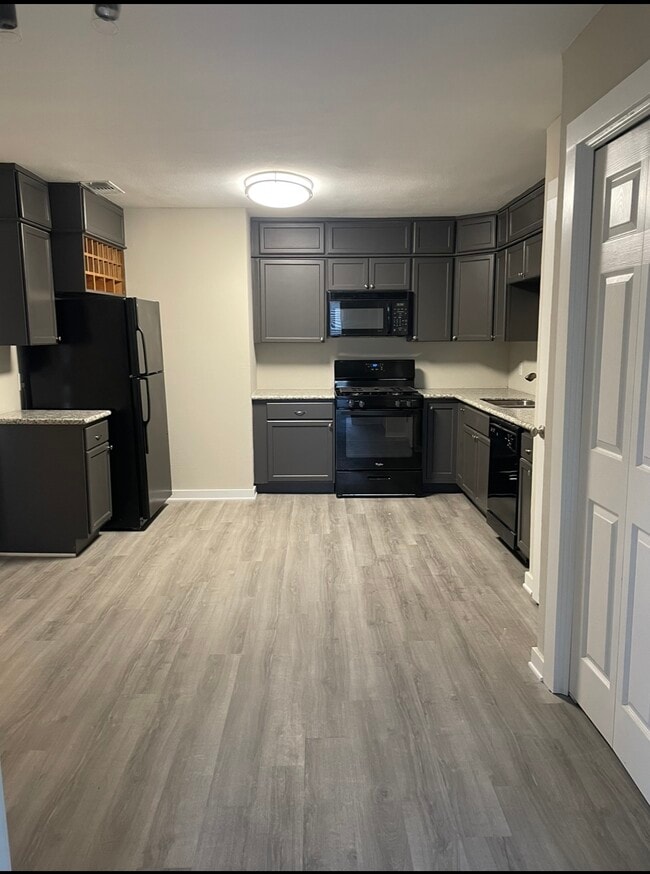 Building Photo - 6656 Montauk Dr