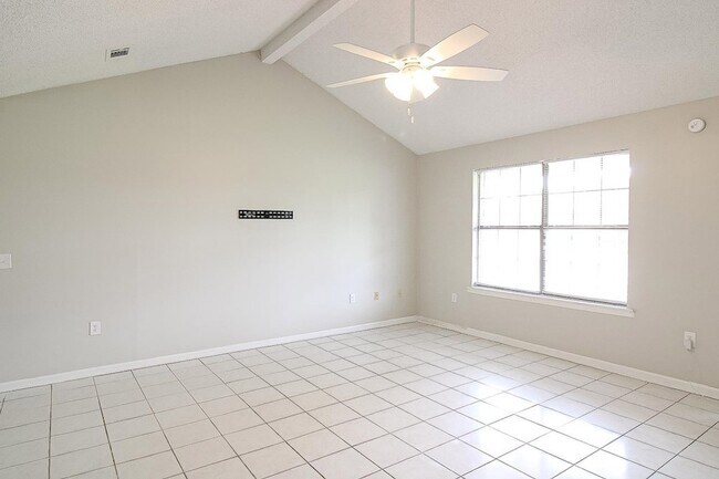 Foto del edificio - 1235 Pineridge Way