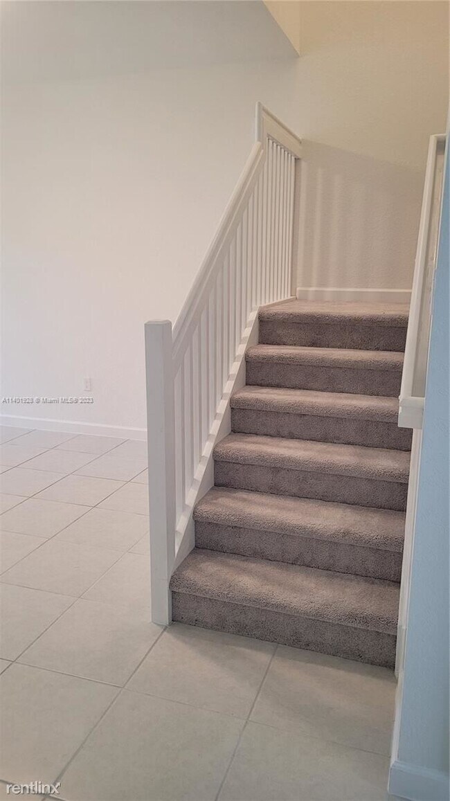 Building Photo - 3 br, 2.5 bath House - 246 SW 159th Ct