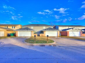 Building Photo - 8508 Candlewood Dr
