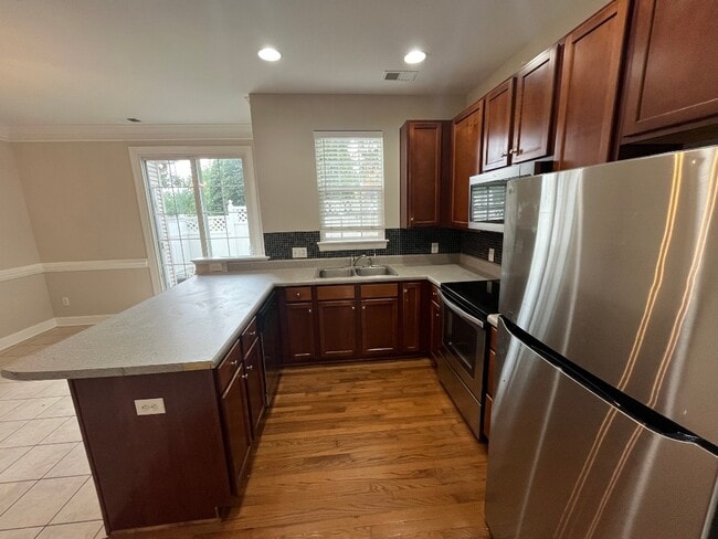 Foto del edificio - 21330 Pine St