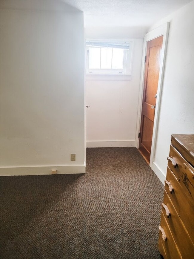Building Photo - 820 Bellevue Ave