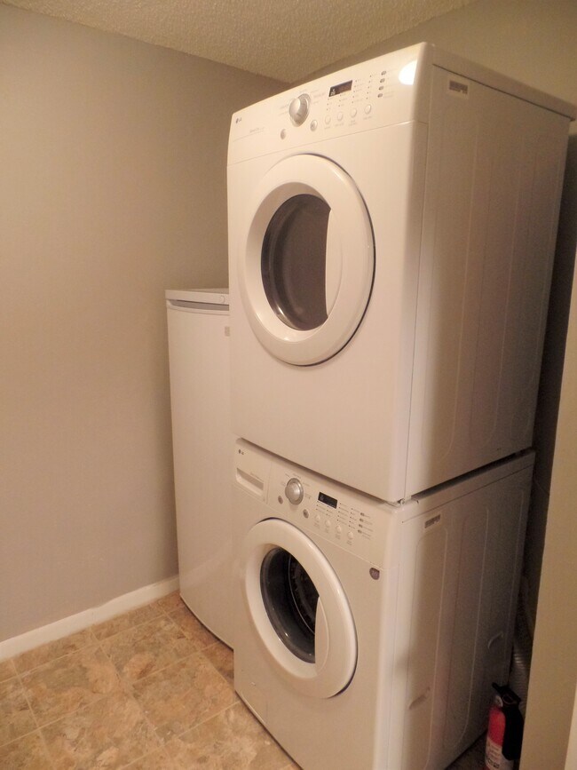 Foto del edificio - 5612 Rock Island Rd