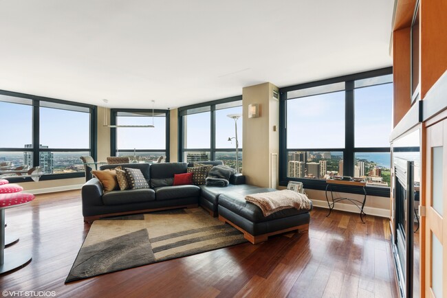 Foto del edificio - 1030 N State St