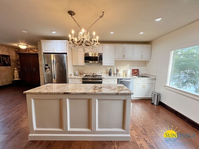 Building Photo - Unique Furnished Waterfront Rental on Don'...