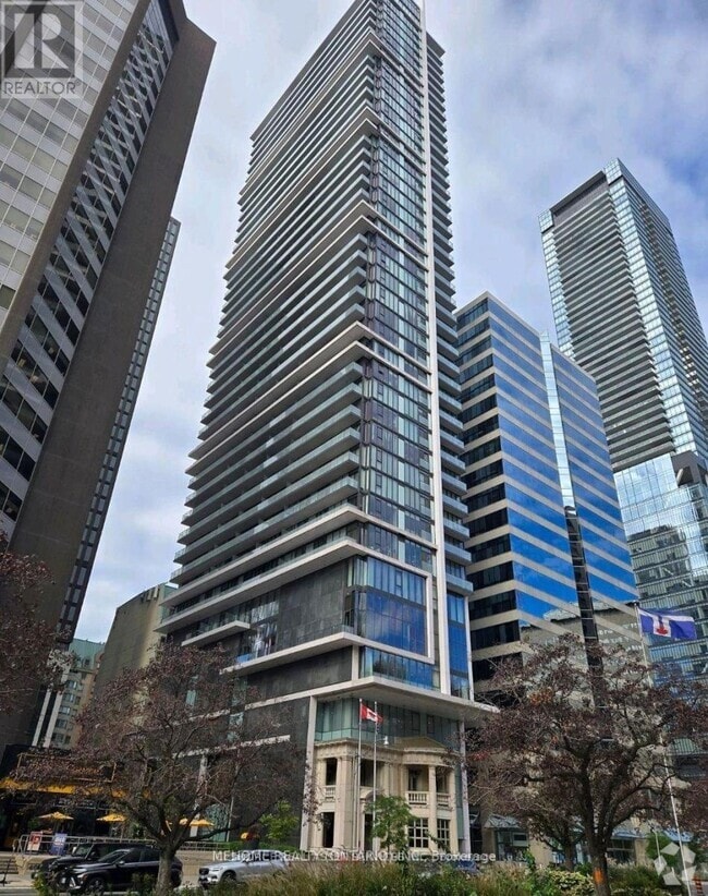 Building Photo - 426-1426 University Ave