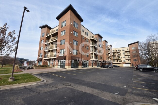 Building Photo - 1155 Ford Rd