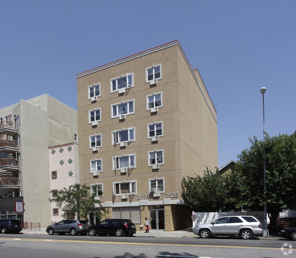 Primary Photo - 2523 Ocean Ave
