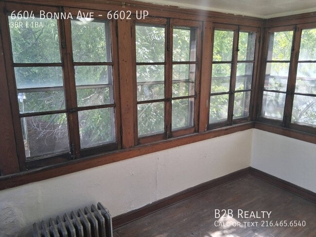 Building Photo - 6604 Bonna Ave
