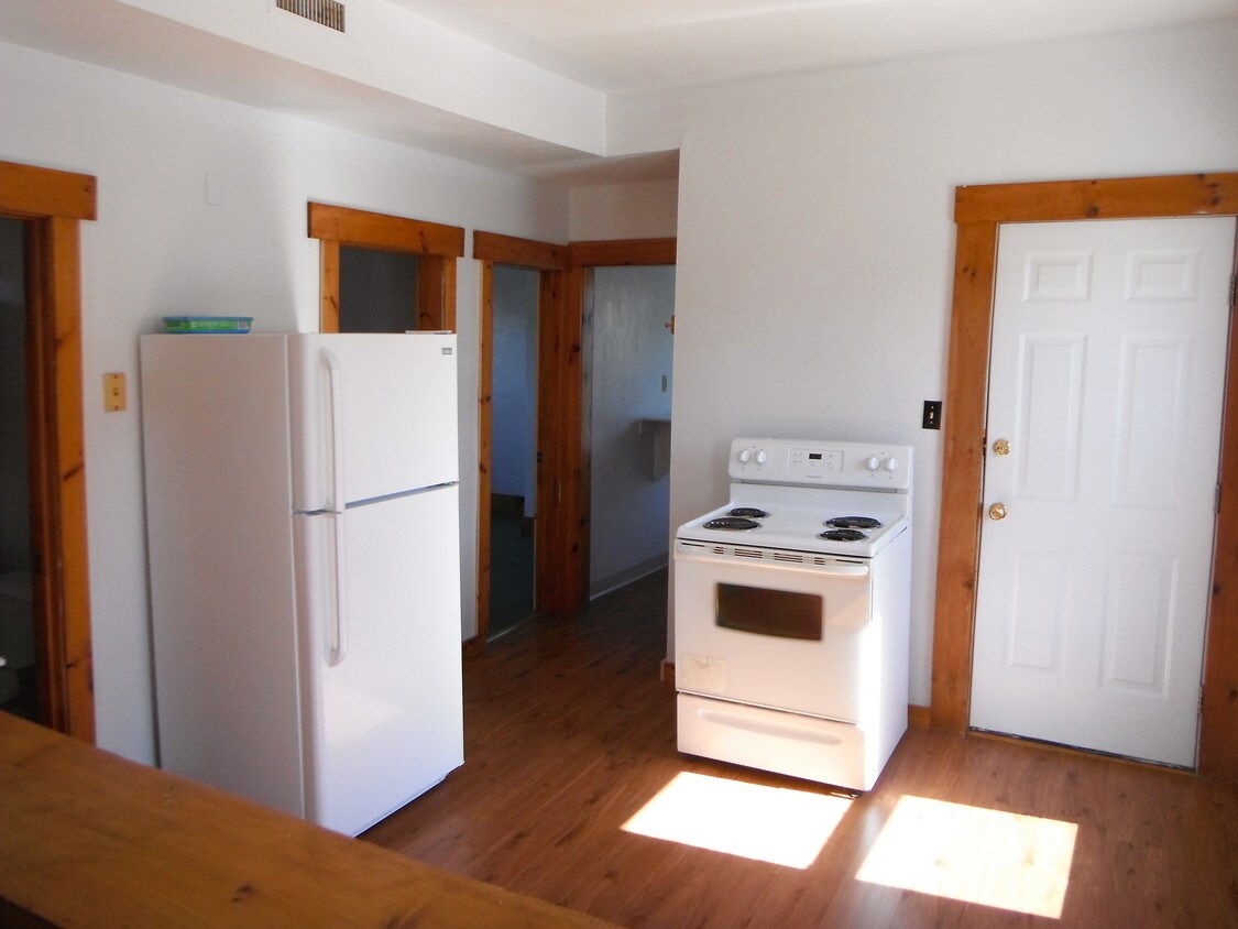 Kitchen - 9 Branch St