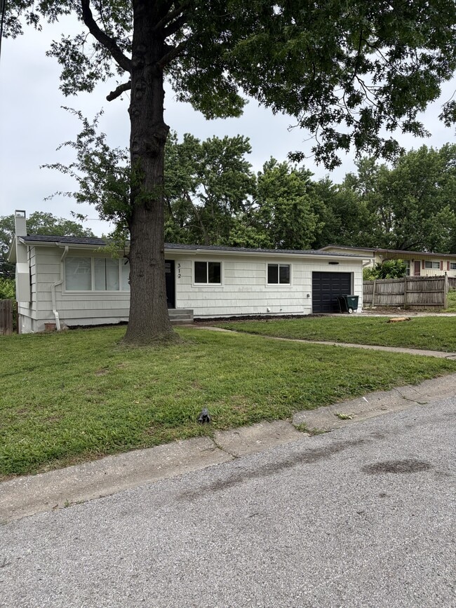 Building Photo - 312 N 80th Ter