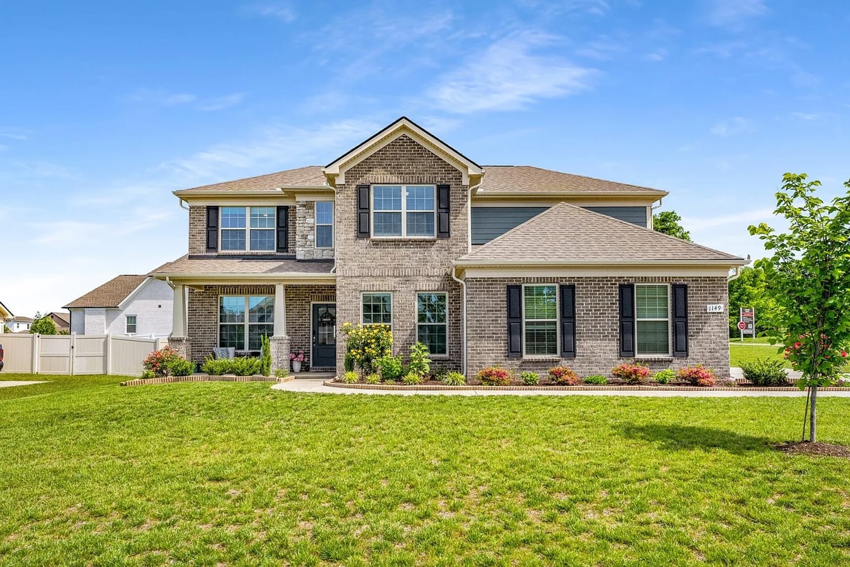 Primary Photo - Exquisite Executive Home in the Heart of S...
