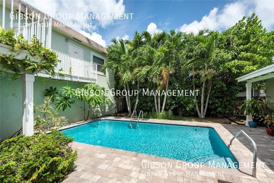 Photo - 1025 NE 9th Ave-B