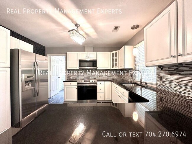 Foto del edificio - 8509 Golf Ridge Dr