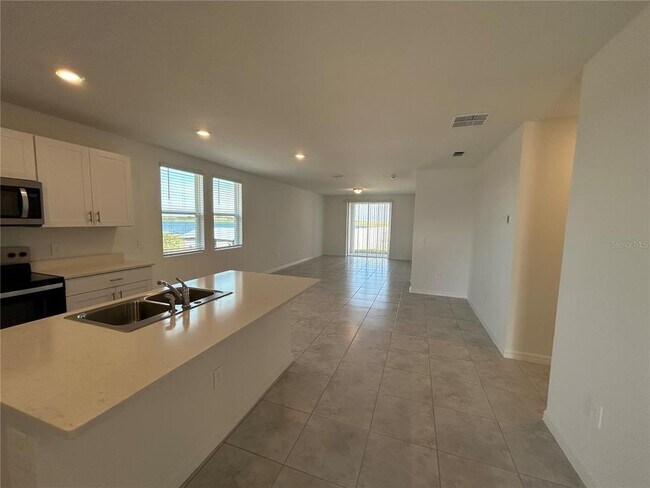 Foto del edificio - 800 Griffon Ave