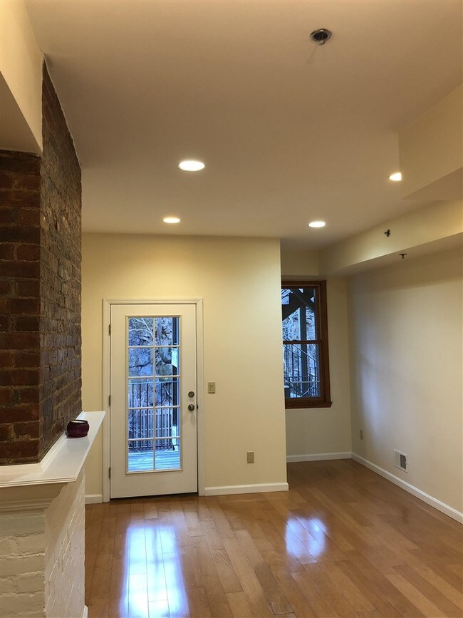 Building Photo - 447 Pavonia Ave
