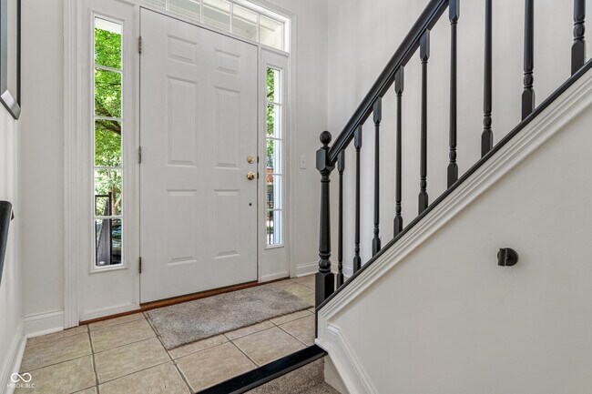 Building Photo - 12735 Edgemont Way
