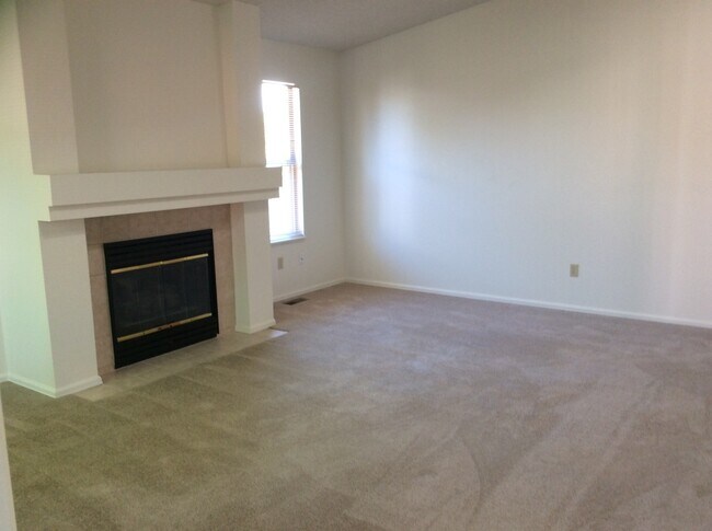 Foto del edificio - Beautiful Home in Brookdale Skyline Community!