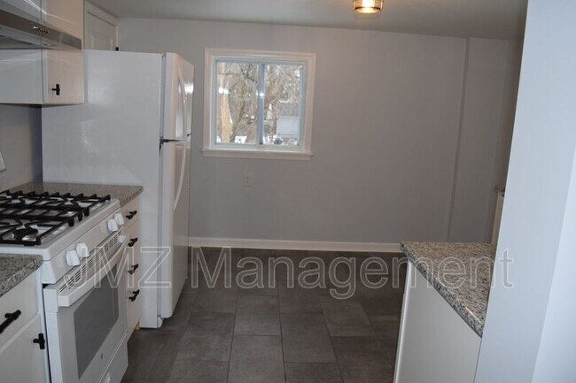 Foto del edificio - 8 Peggy Ave