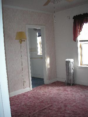  - 924 E 46th St