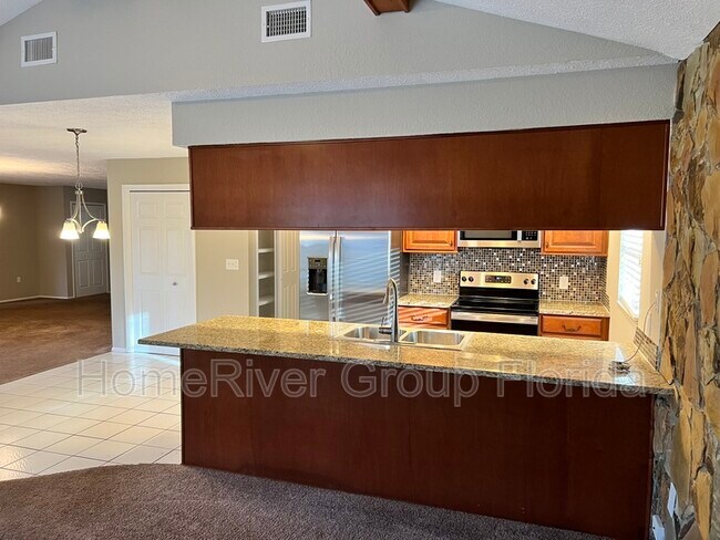 Building Photo - 7231 Maplehurst Dr
