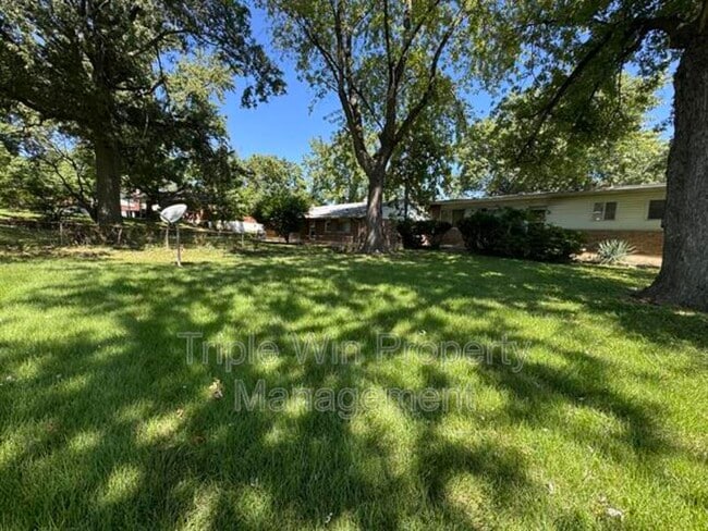 Building Photo - 2022 Northaire Ln