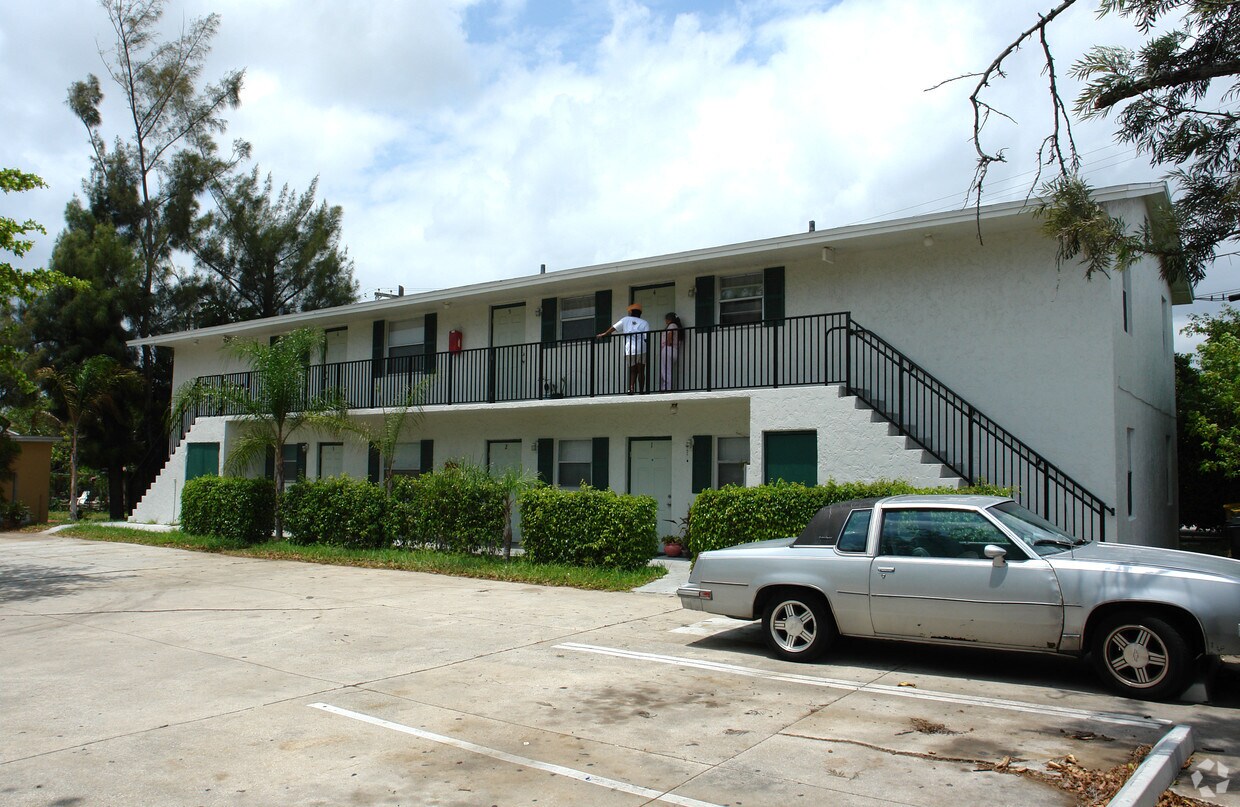 Foto del edificio - WEST END APARTMENTS