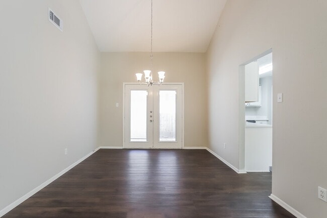 Building Photo - 10318 Bushy Creek Dr