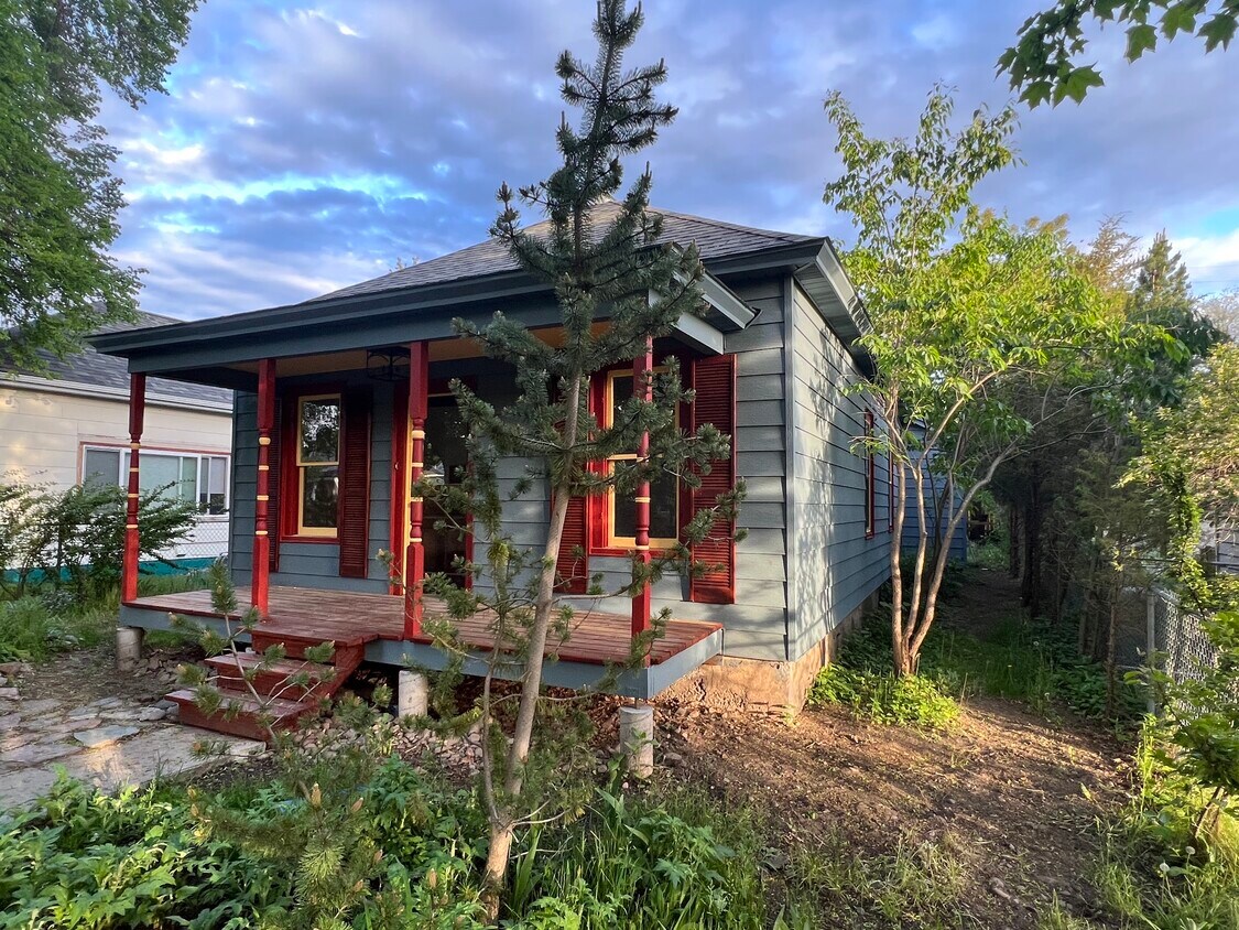 Foto principal - 1627 S 5th St W