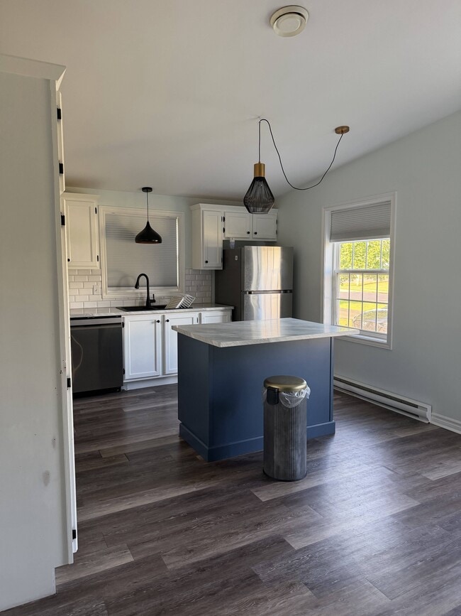 Building Photo - 74 River Ridge Dr