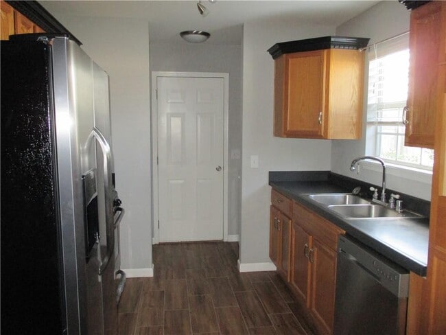 Building Photo - 2203 Chanel St