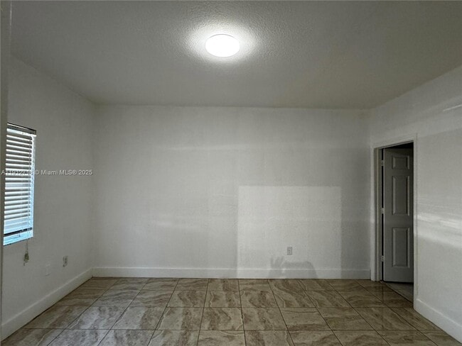 Foto del edificio - 17350 NW 67th Ave