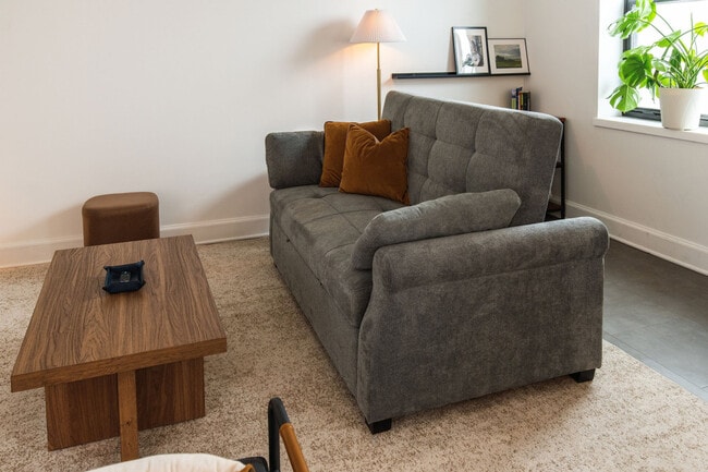 Building Photo - 758 N Broadway