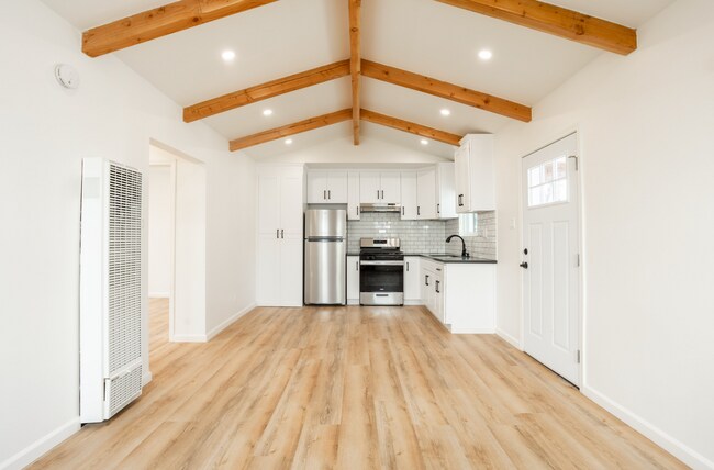 Foto del edificio - 5742 Fountain Ave