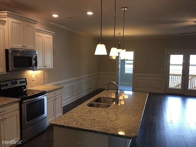 Building Photo - 3 br, 2.5 bath Townhome - 532 Sydenham Drive