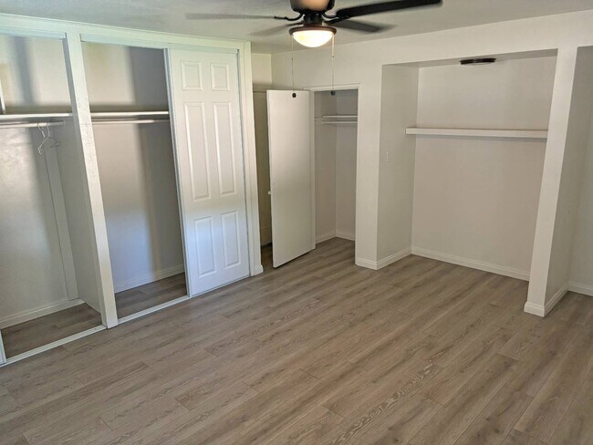 Foto del edificio - 10838 Vernon Ave