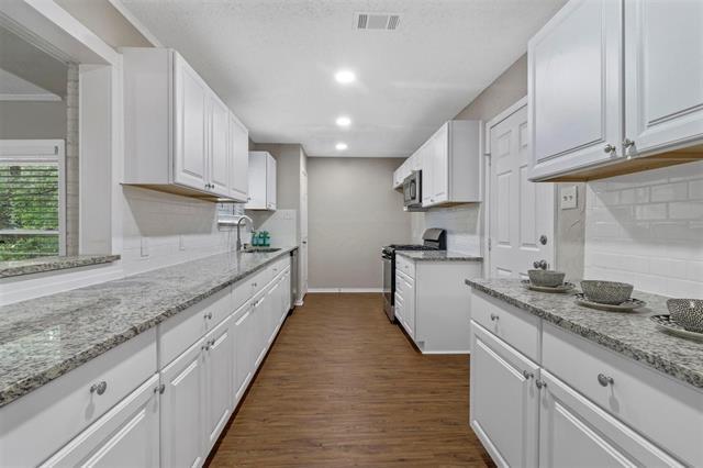 Foto del edificio - 5904 Emerson Dr