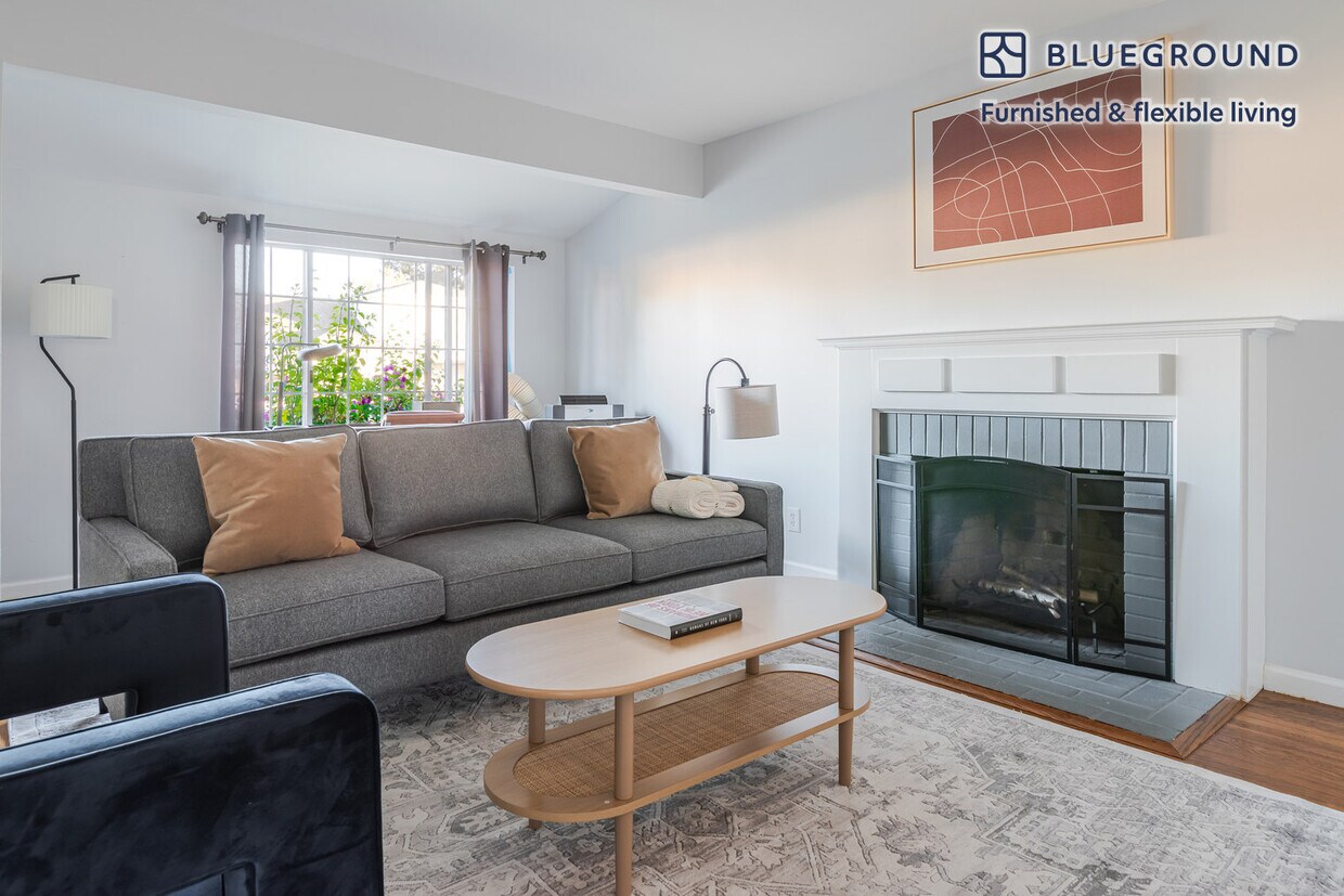 Foto principal - 251 C St