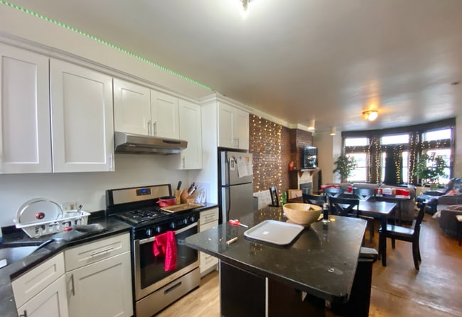 Building Photo - 526 Harvard St