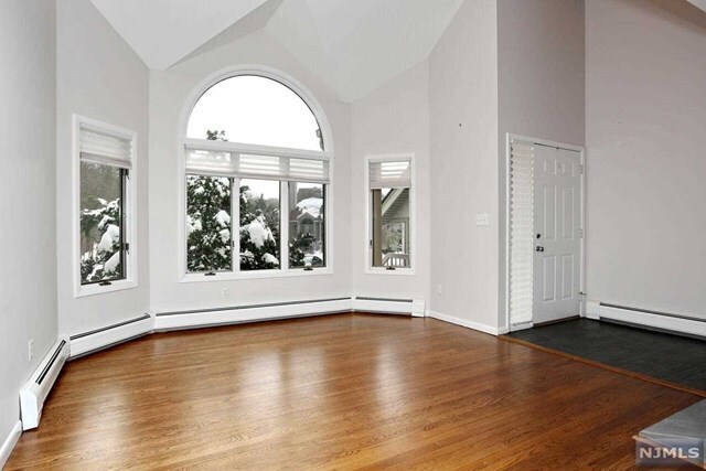 Foto del edificio - 412 Dogwood Ct