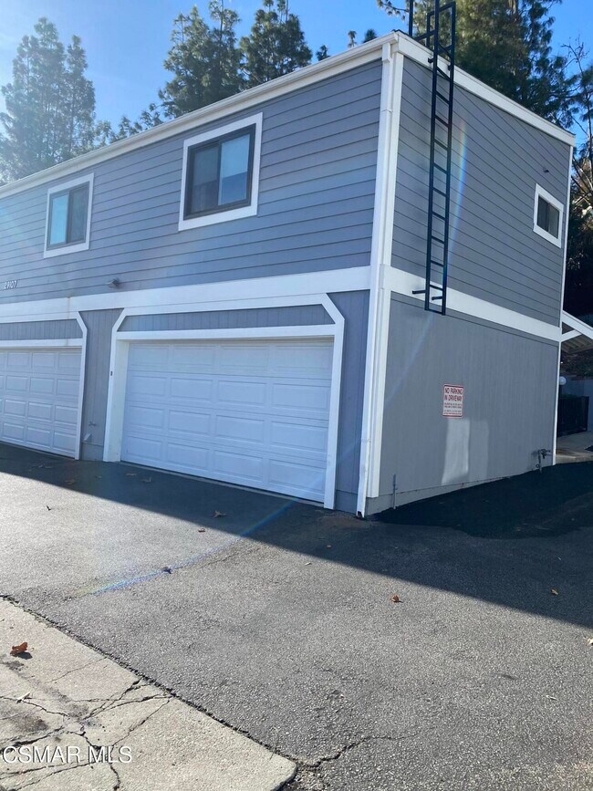 Building Photo - 29107 Thousand Oaks Blvd