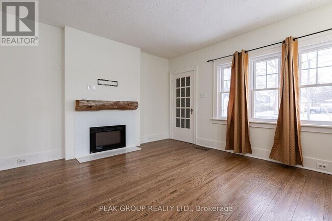 Photo du bâtiment - 65 Elgin St E