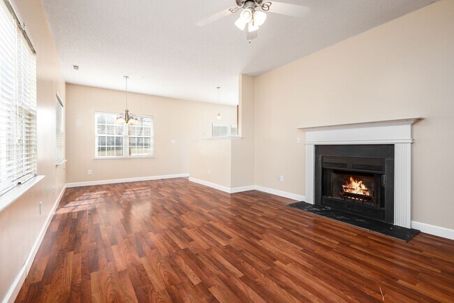 Foto del edificio - Cozy 2-Bedroom End Unit Available NOW!